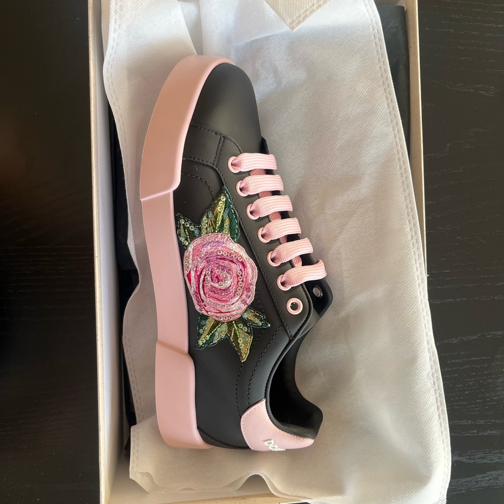 Floral Embroidered Black and Pink Women's Sneakers